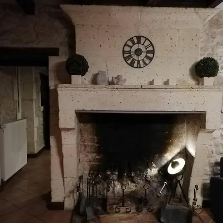 Maison Charentaise A La Campagne