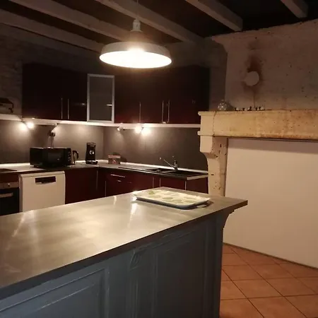 Maison Charentaise A La Campagne