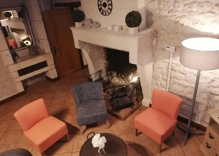 Maison Charentaise A La Campagne Becheresse