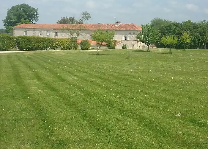 Maison Charentaise A La Campagne Сasa de vacaciones Becheresse